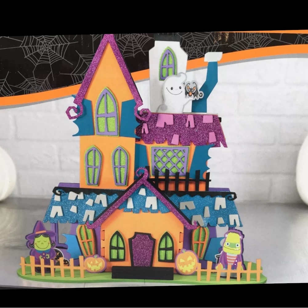 Creatology Halloween House 3D foam structure